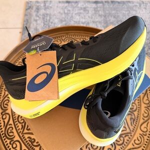 ASICS Men's GT-2000 12 Black & Yellow Size 11.5